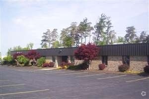 144 Metro Park, Rochester, NY for lease - Building Photo - Image 2 of 6