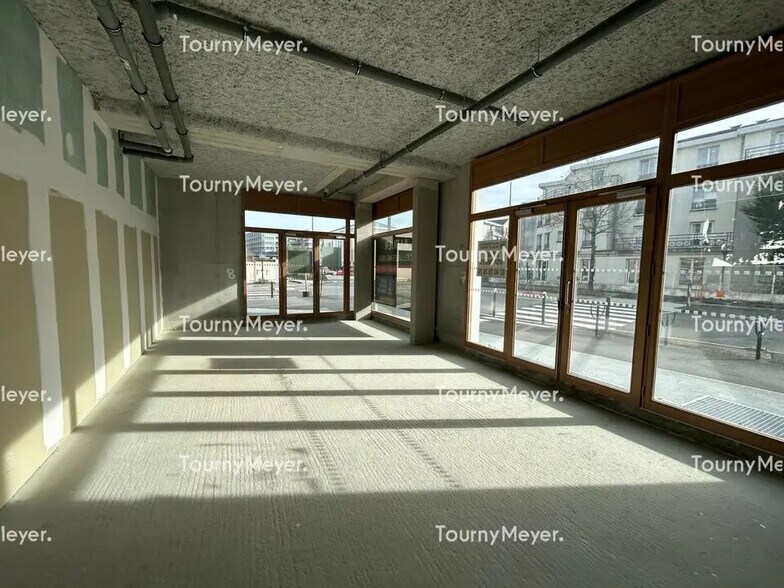 Office in Nantes for lease - Interior Photo - Image 2 of 5