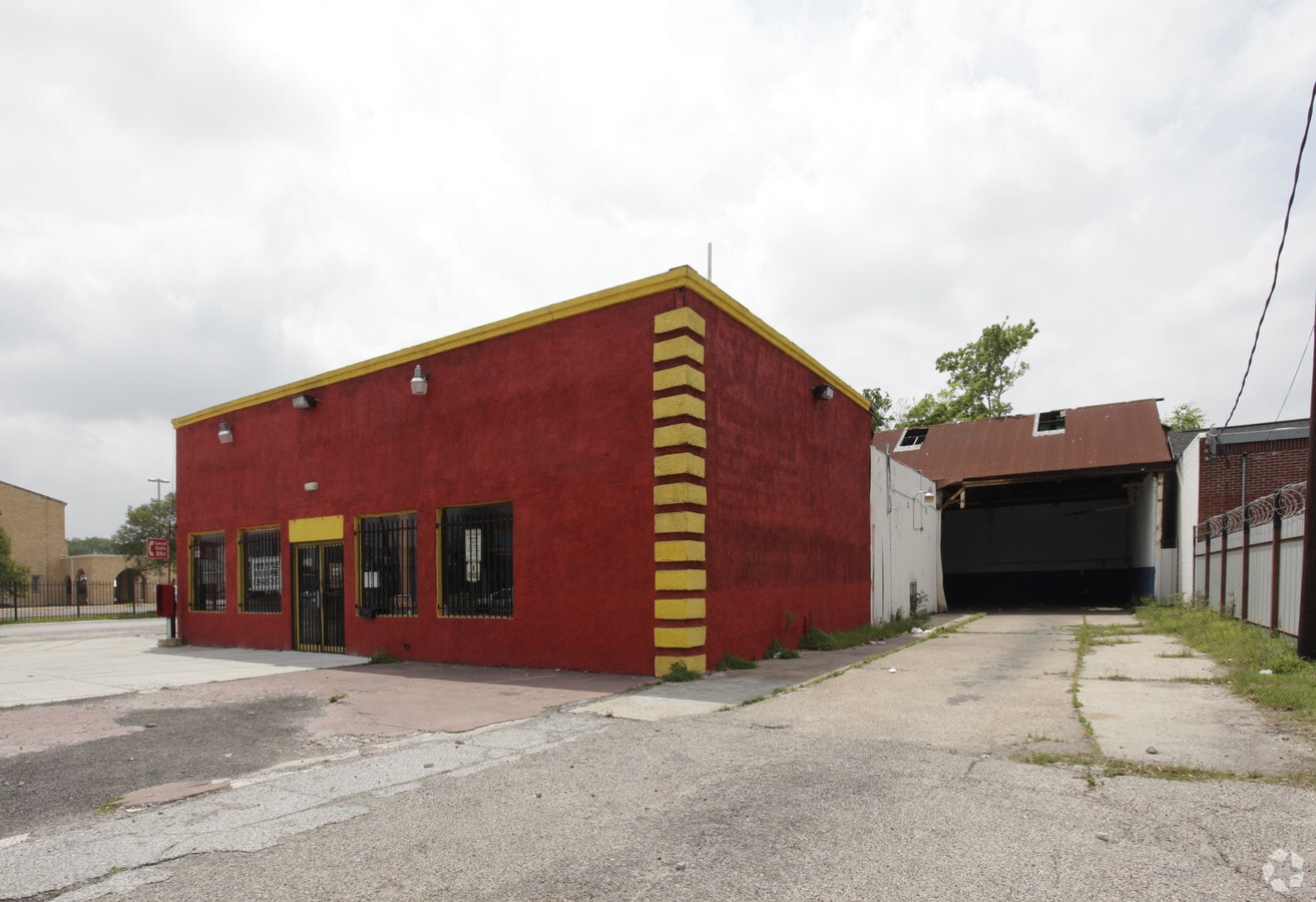 7218 Harrisburg Blvd, Houston, TX 77011