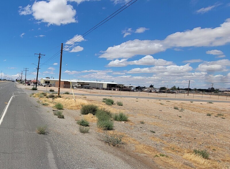 Bear Valley Rd, Apple Valley, CA for sale - Primary Photo - Image 1 of 1