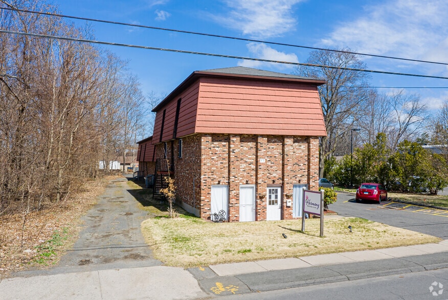 77 E Main St, Plainville, CT for sale - Building Photo - Image 3 of 10