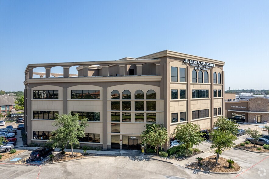 9307 Broadway St, Pearland, TX for sale - Building Photo - Image 2 of 7