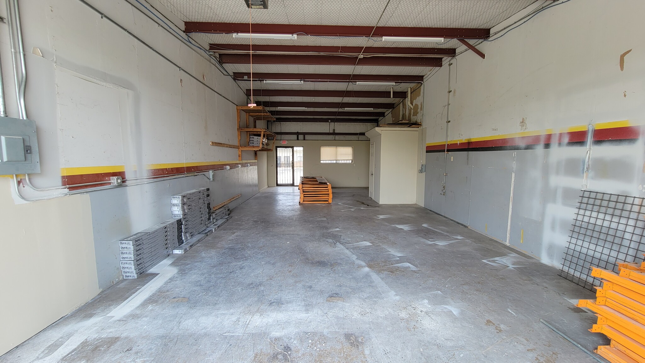 11549 Old Perrin Beitel Rd, San Antonio, TX for lease Interior Photo- Image 1 of 3