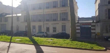 Avenue De Saint-Cloud, Versailles for lease Building Photo- Image 1 of 5