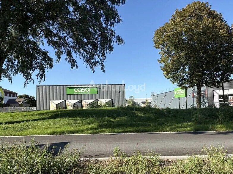 Retail in Ostwald for lease - Building Photo - Image 2 of 12