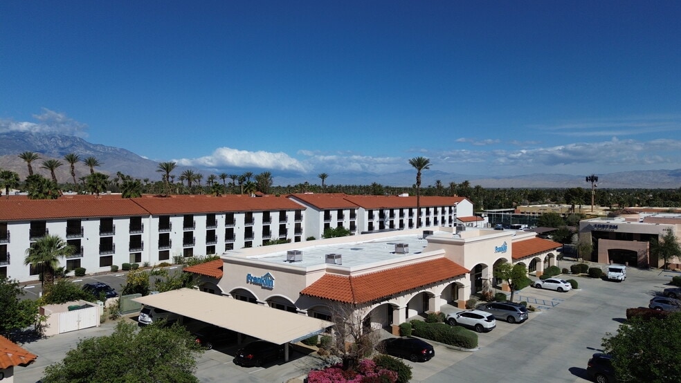 44901 Village Ct, Palm Desert, CA for lease - Building Photo - Image 3 of 6