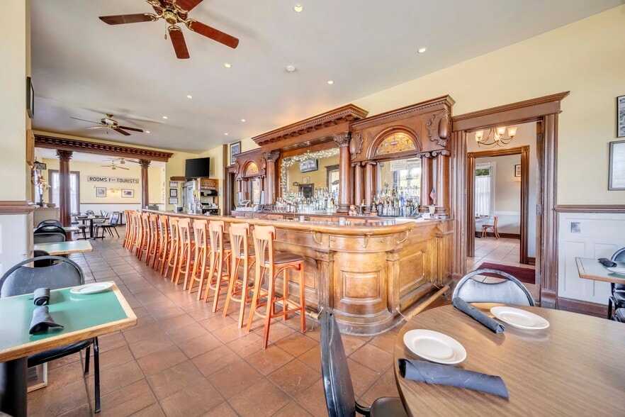 5881 Sullivan Trl, Nazareth, PA for sale - Building Photo - Image 3 of 34