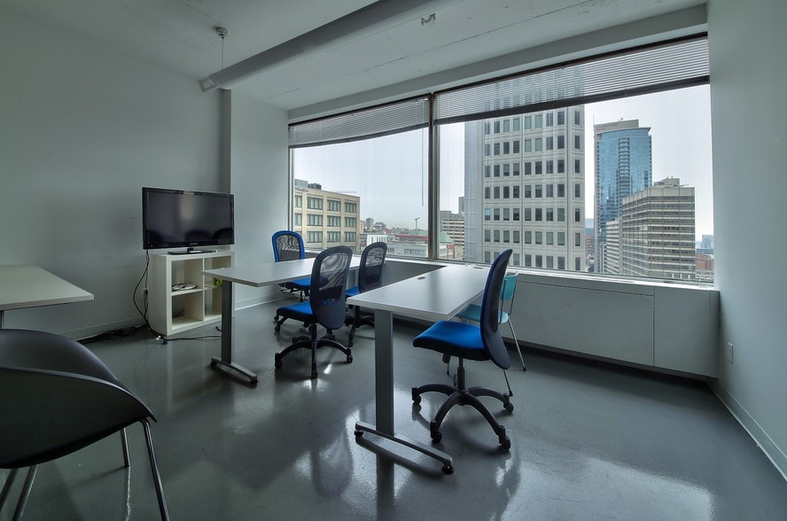 615 Boul René-Lévesque O, Montréal, QC for lease - Interior Photo - Image 2 of 18