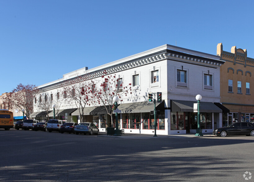 5 1/2 Pine St, Lodi, CA for lease - Building Photo - Image 2 of 14