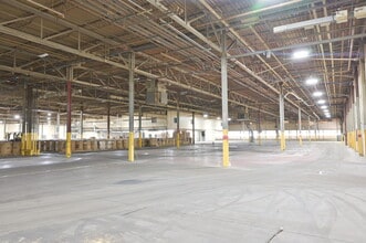 835 Washington St, Saint Marys, PA for lease Interior Photo- Image 1 of 11