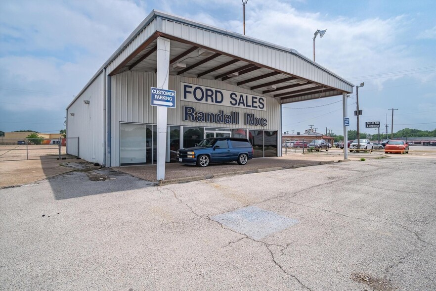 1608 W Moore Ave, Terrell, TX for sale - Building Photo - Image 3 of 39