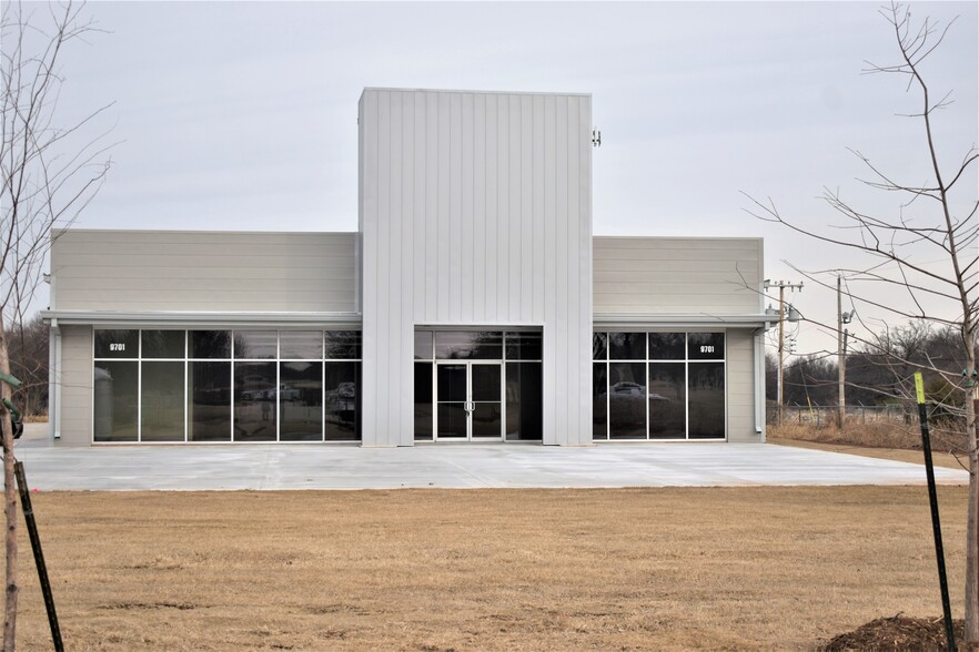 9701 Northwest Expy, Yukon, OK for sale - Primary Photo - Image 1 of 22