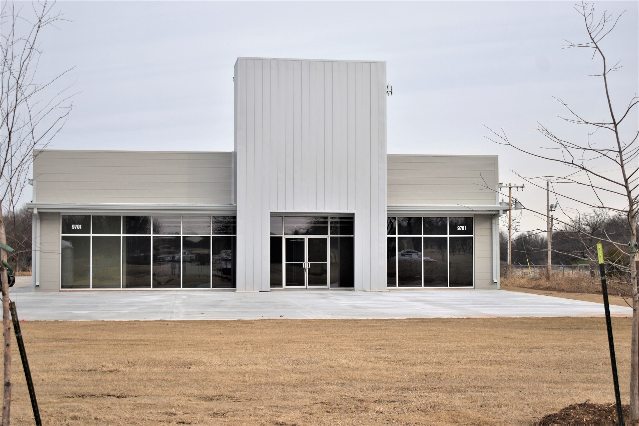 9701 Northwest Expy, Yukon, OK for sale Primary Photo- Image 1 of 23