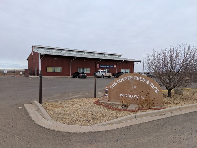 821 Transcon Ln, Winslow, AZ for sale - Primary Photo - Image 1 of 1