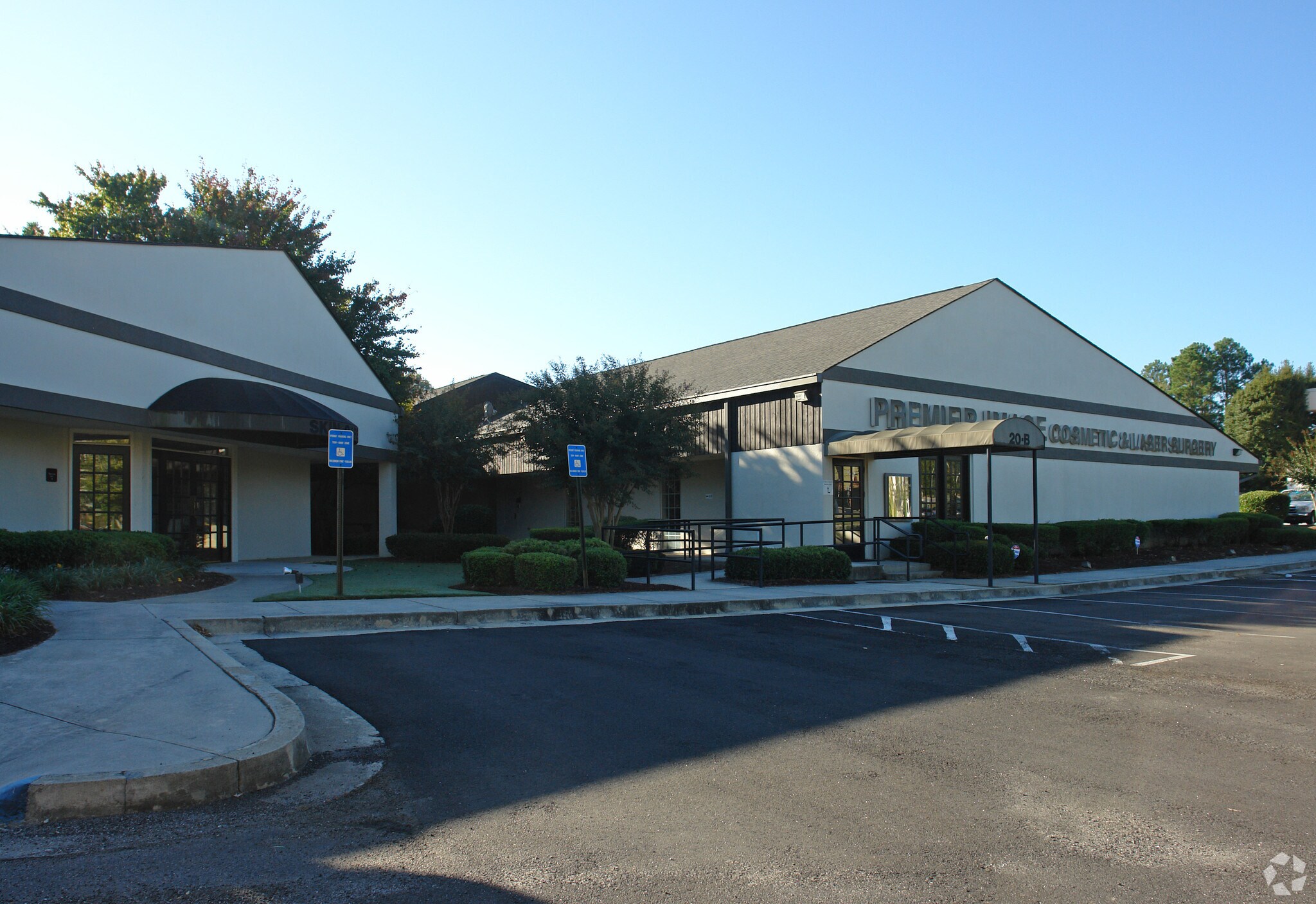 4553 N Shallowford Rd, Atlanta, GA for sale Primary Photo- Image 1 of 1