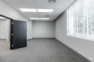 1100-1298 Saint Charles St, Elgin, IL for lease Interior Photo- Image 2 of 8