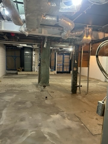 200 Pearl St, New York, NY for lease Interior Photo- Image 1 of 2