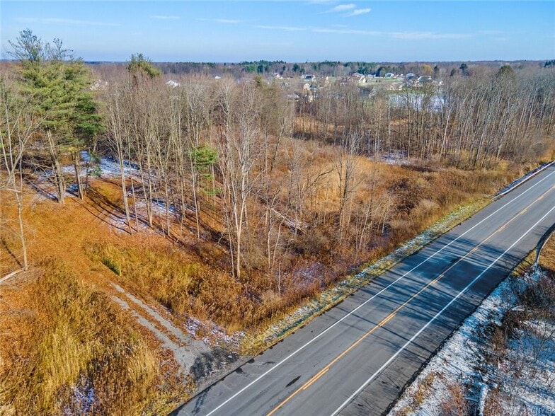 4697 NY-31 Rt, Clay, NY for sale - Primary Photo - Image 1 of 16