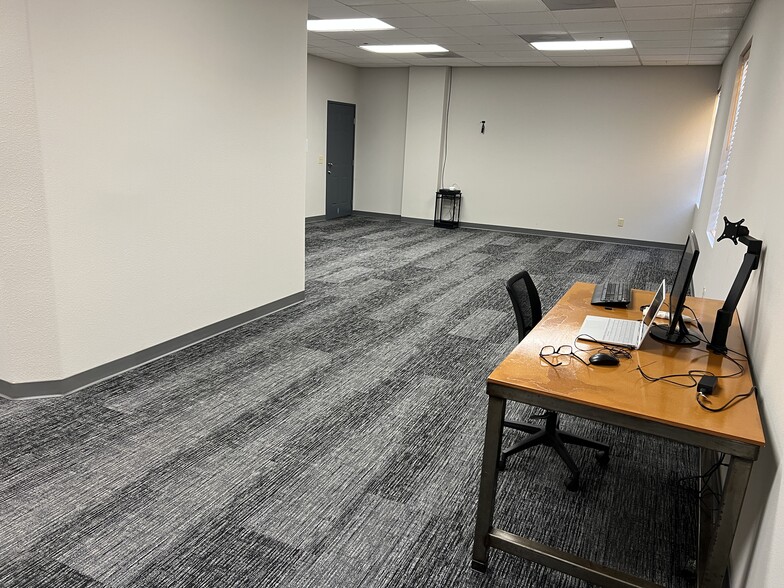 1341 Distribution Way, Vista, CA for lease - Interior Photo - Image 3 of 15