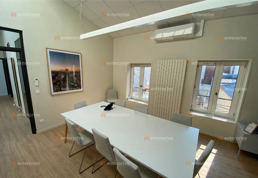 Office in Lille for lease - Interior Photo - Image 2 of 6