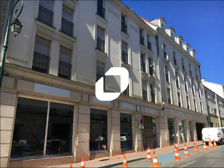Retail in Clamart for lease - Building Photo - Image 1 of 5