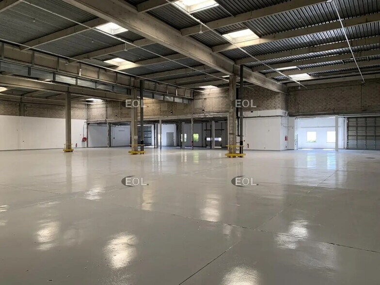 Industrial in Gennevilliers for lease - Interior Photo - Image 2 of 12