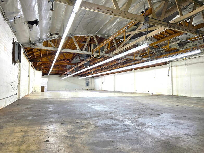 2701 S Broadway, Los Angeles, CA for lease - Building Photo - Image 2 of 9