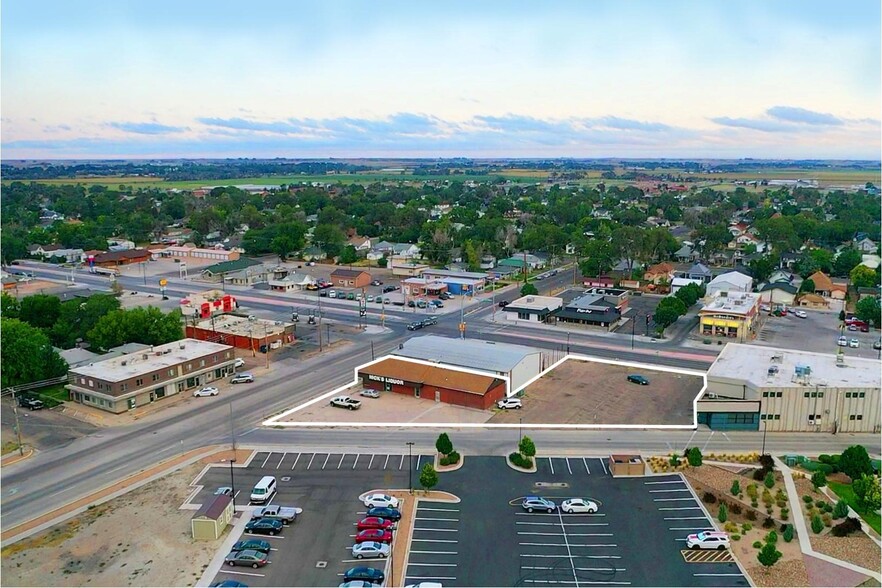 RETAIL BUILDING & PRIME PARCEL portfolio of 2 properties for sale on LoopNet.com - Building Photo - Image 1 of 10