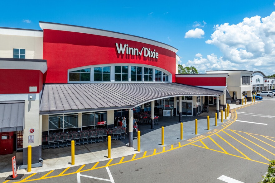 27327-27424 Wesley Chapel Blvd, Wesley Chapel, FL for lease - Primary Photo - Image 1 of 6