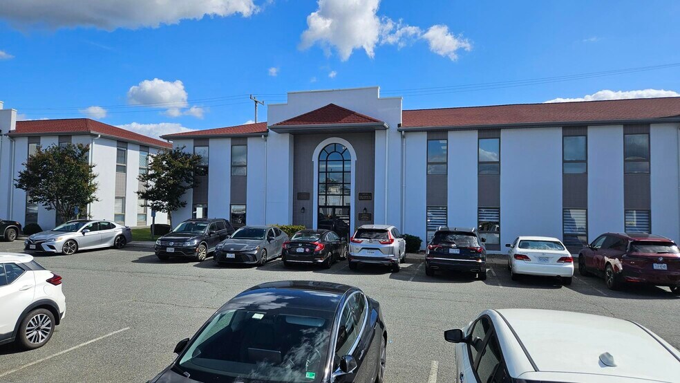 237-245 Garrisonville Rd, Stafford, VA for lease - Building Photo - Image 1 of 3