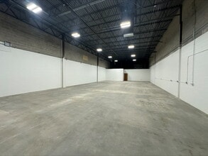 N56W13525-N56W13605 Silver Spring Dr, Menomonee Falls, WI for lease Interior Photo- Image 2 of 8