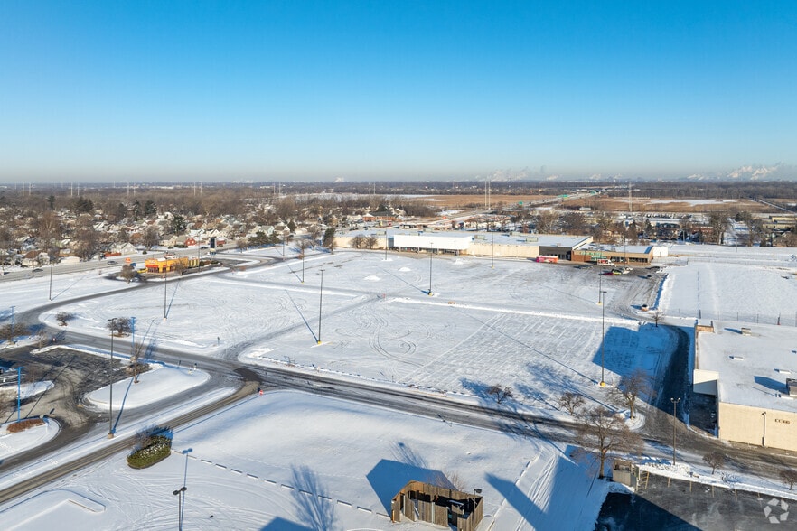 430 W Ridge Rd, Griffith, IN for lease - Aerial - Image 3 of 4