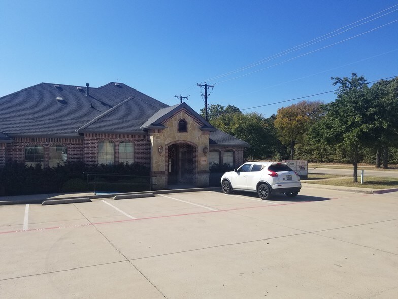 2311 Mustang Dr, Grapevine, TX for sale - Building Photo - Image 1 of 1