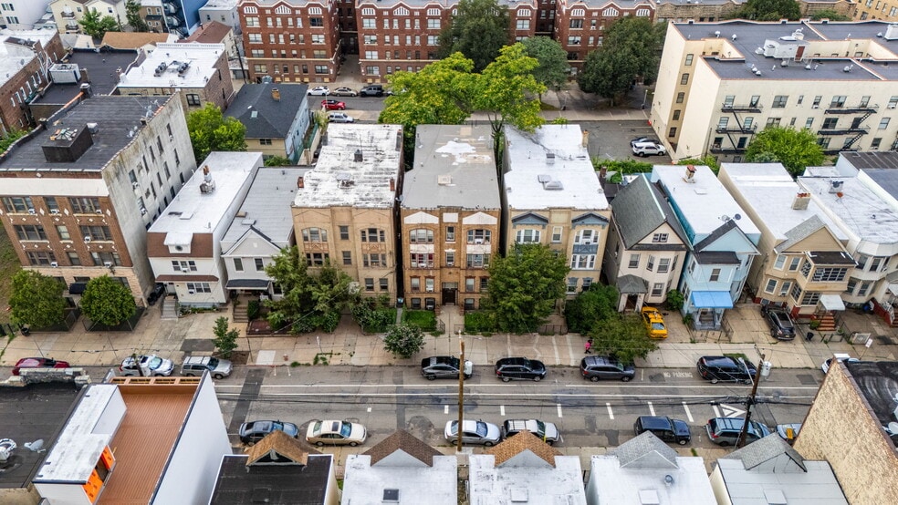 91 Romaine Ave, Jersey City, NJ for sale - Building Photo - Image 1 of 24