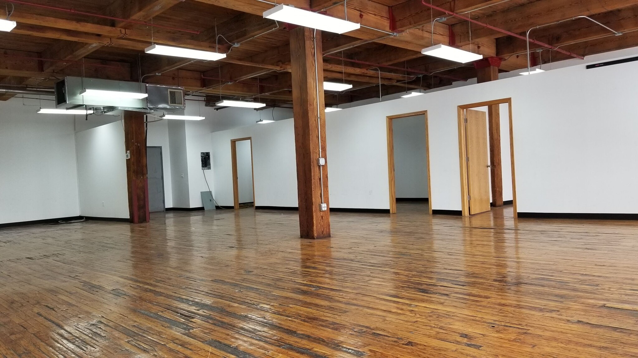 1100 W Cermak Rd, Chicago, IL for lease Interior Photo- Image 1 of 2