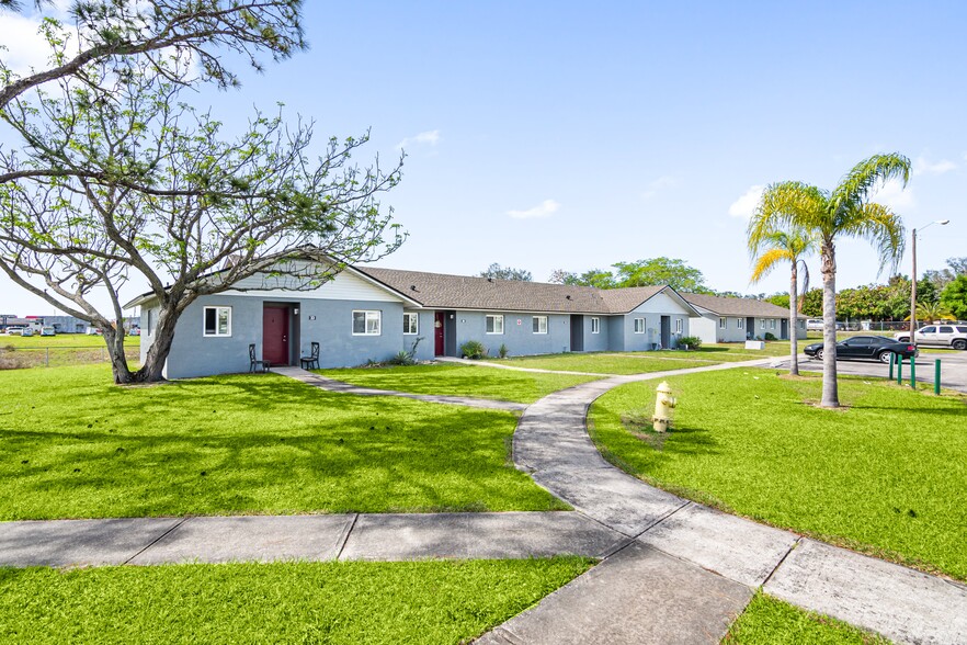 904 S Florida Ave, Avon Park, FL for sale - Primary Photo - Image 1 of 1