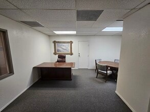 2601 N Stockton Hill Rd, Kingman, AZ for lease Building Photo- Image 2 of 5