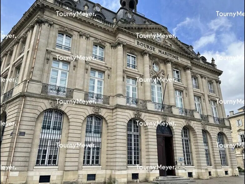 Office in Bordeaux for lease - Building Photo - Image 2 of 14