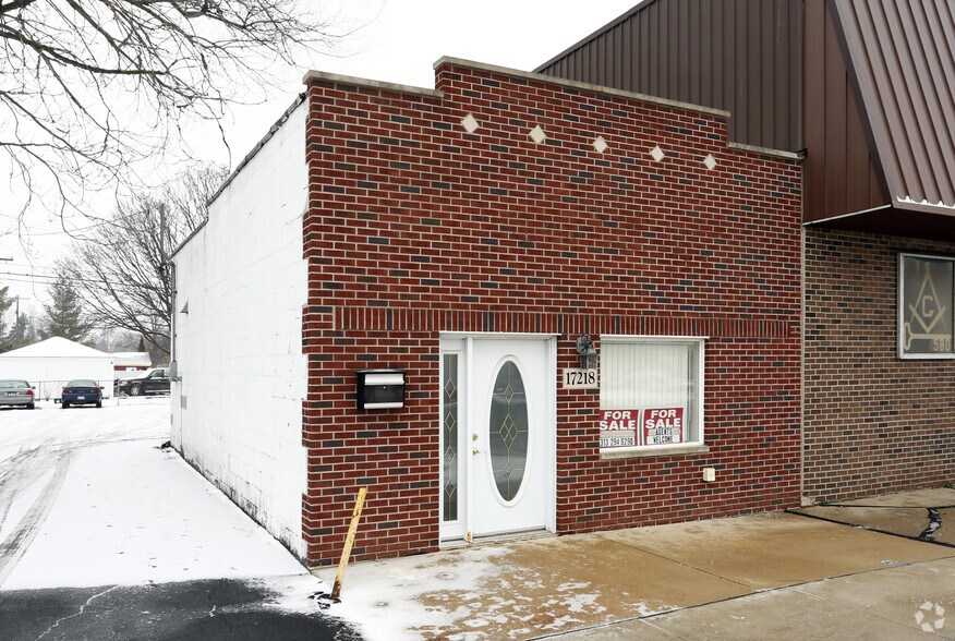 17218 Ecorse Rd, Allen Park, MI for sale - Primary Photo - Image 1 of 1