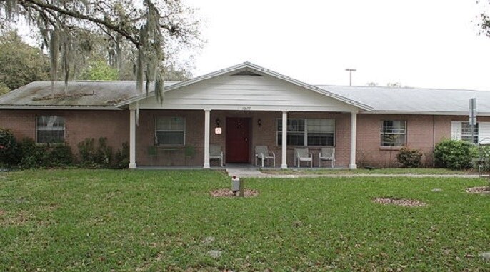 10637 Lithia Pinecrest Rd, Lithia, FL for sale - Primary Photo - Image 1 of 1