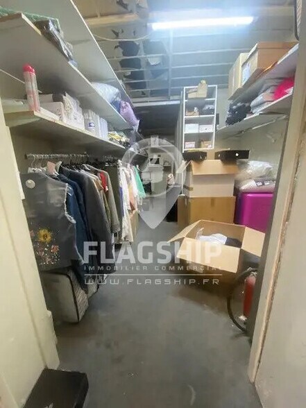 Retail in Paris for lease - Interior Photo - Image 3 of 6