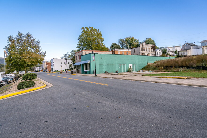 502 First St, Shenandoah, VA for lease - Building Photo - Image 2 of 21