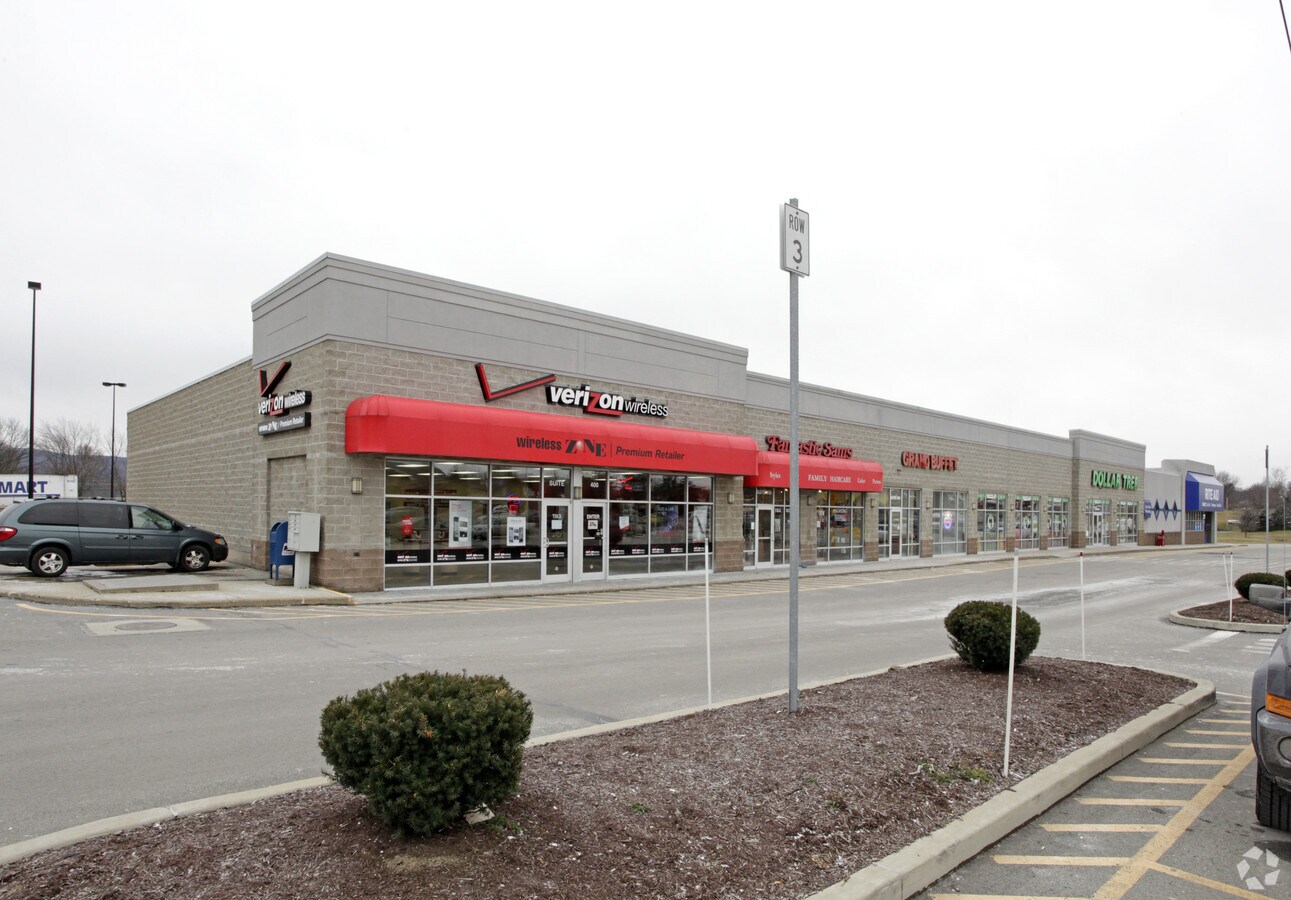 200208 Resort Plaza Dr, Blairsville, PA 15717