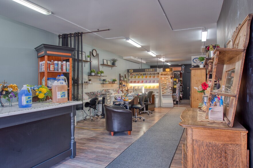 1578 Av Saint-Louis, Plessisville, QC for lease - Interior Photo - Image 3 of 12