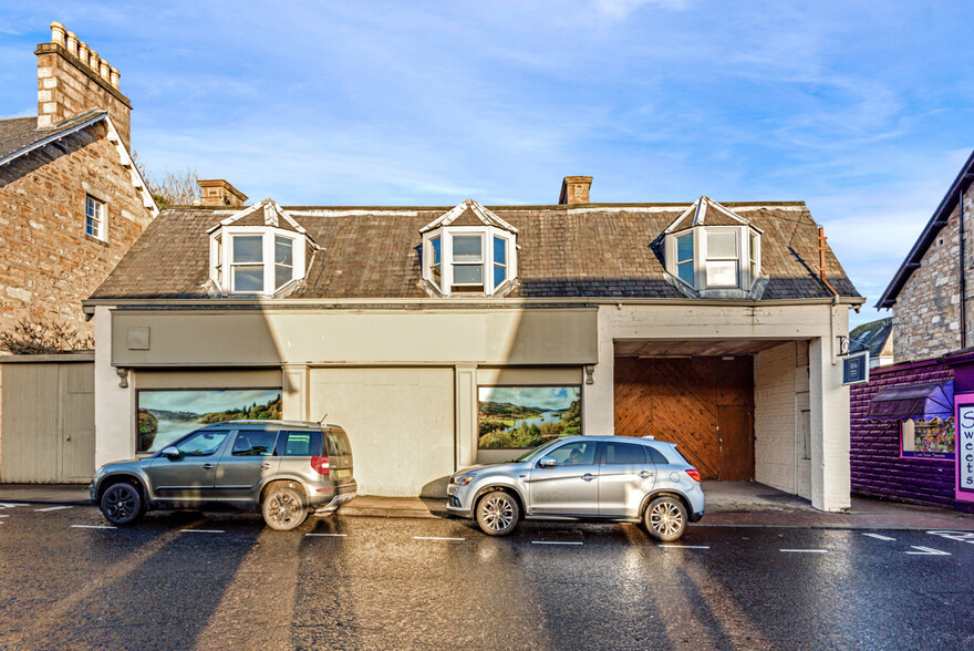 68 Atholl Rd, Pitlochry for sale - Primary Photo - Image 1 of 3