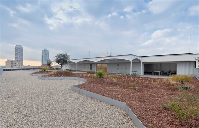 Carrer de Ramon Turró, 27-29, Barcelona, Barcelona for lease - Building Photo - Image 3 of 7