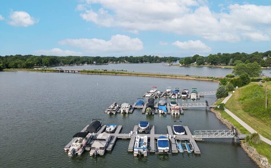 637 Williamson Rd, Mooresville, NC for lease - Building Photo - Image 2 of 2