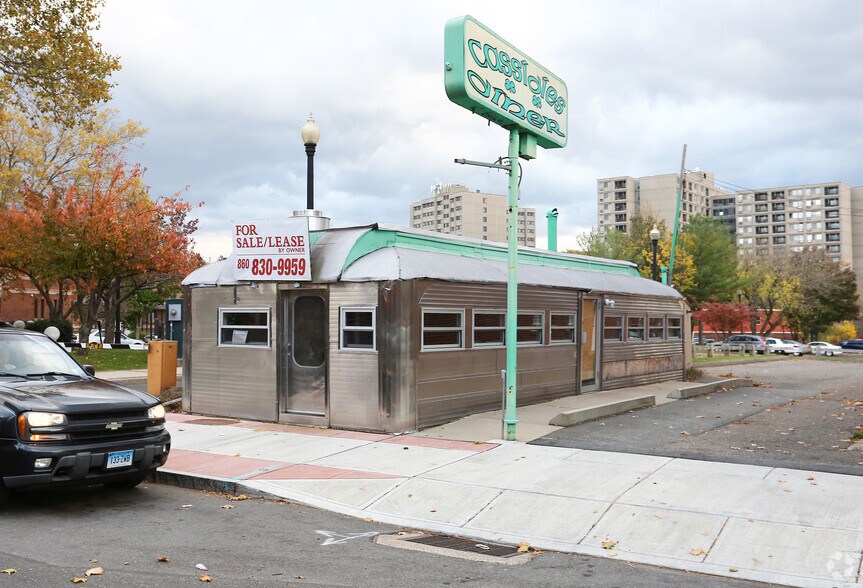 82 W Main St, Meriden, CT for sale - Primary Photo - Image 1 of 1