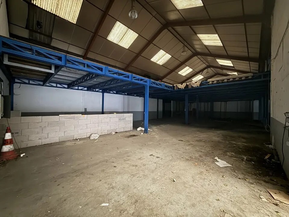 Flex in La Courneuve for sale Interior Photo- Image 1 of 13