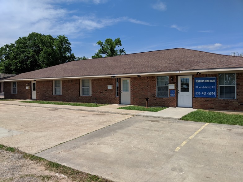 308 Belcher St, Cleveland, TX for lease - Building Photo - Image 2 of 7